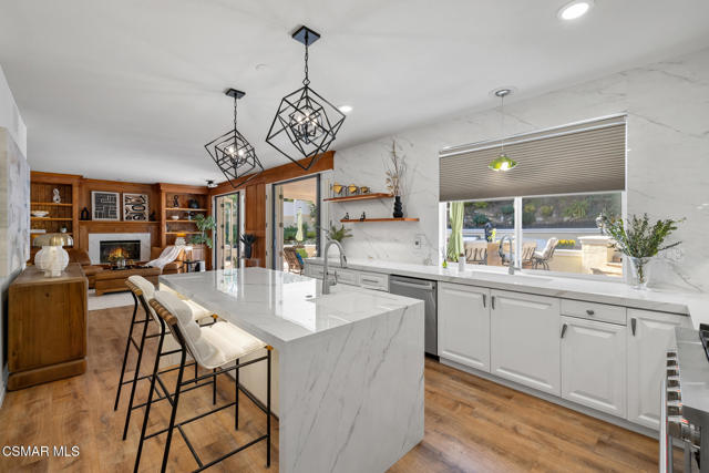 24587 Lola Lane, Newhall CA: https://media.crmls.org/mediaz/dda8c3ab-a85a-49c1-9c79-1ab55e4285d7.jpg