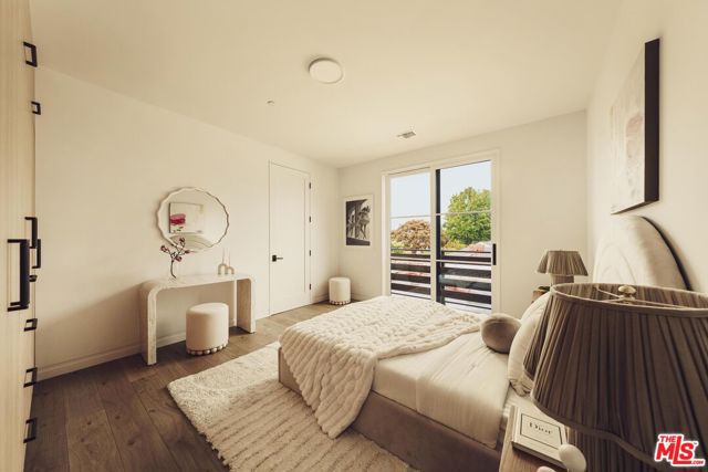2114 Pier Avenue, Santa Monica CA: https://media.crmls.org/mediaz/dda8d9c3-12eb-49cf-b0c4-feb78ed393d9.jpg