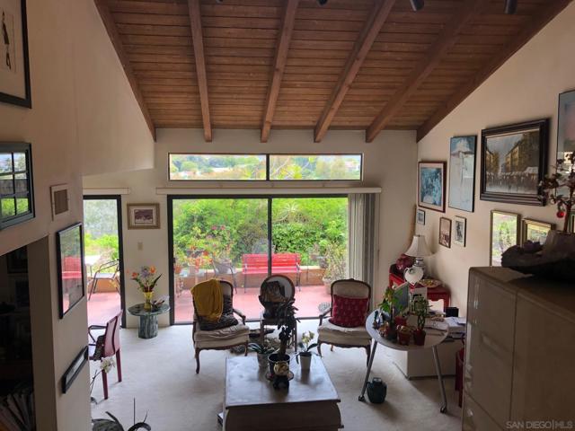 6645 Caminito Scioto, La Jolla CA: https://media.crmls.org/mediaz/dda90184-b28b-45cf-814e-1c43bb2123f9.jpg