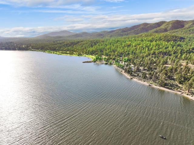 574 Lucerne Drive Drive, Big Bear CA: https://media.crmls.org/mediaz/dda986c9-2e0a-4a7e-b548-f15206f930f1.jpg