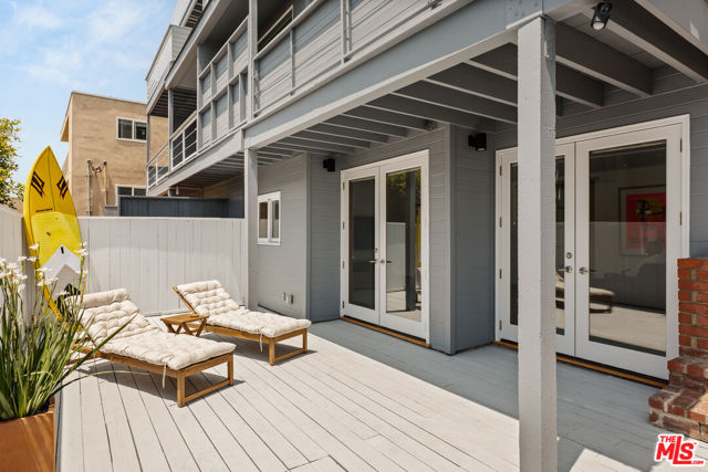 6624 Vista Del Mar, Playa del Rey CA: https://media.crmls.org/mediaz/dda98f62-ea20-4300-babb-36fa73f0a814.jpg