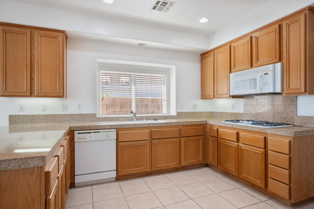 79573 Carmel Valley Avenue, Indio CA: https://media.crmls.org/mediaz/dda9b9f3-8e95-4ccc-85d4-d6c2173c8d53.jpg