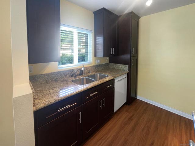 7365 Calle Cristobal, San Diego CA: https://media.crmls.org/mediaz/dda9edbd-14d5-4525-b0d4-06b78538aa21.jpg