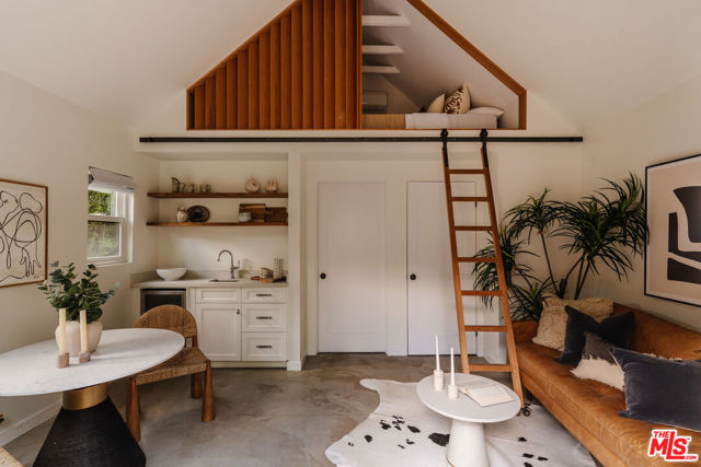 3707 Glenfeliz Boulevard, Los Angeles CA: https://media.crmls.org/mediaz/ddaa142e-f407-4aeb-a8e6-8ec68aef81f6.jpg