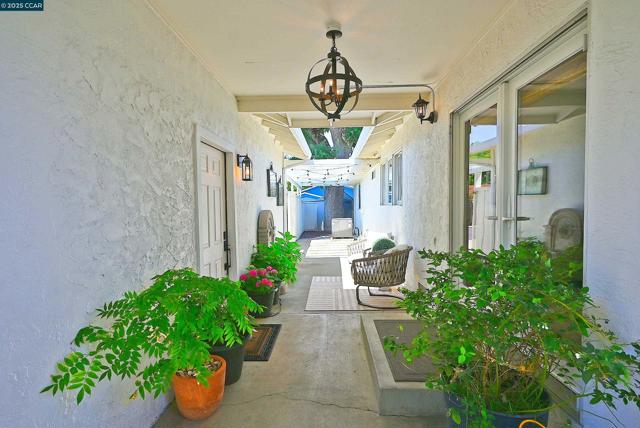 1250 Saint Louis Drive, Concord CA: https://media.crmls.org/mediaz/ddaac6d9-f04c-414a-b845-b48965ada77b.jpg