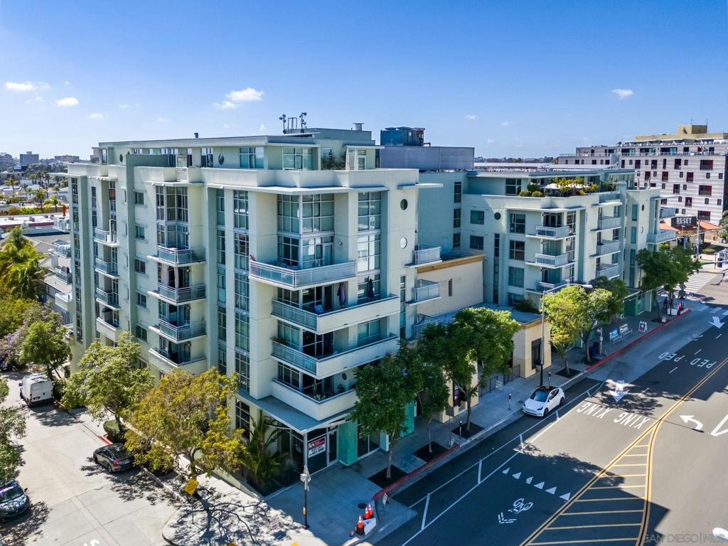 3812 Park Blvd #207