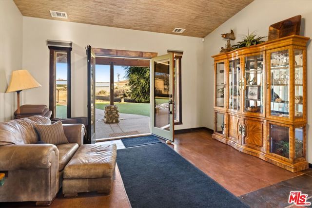 13750 Cuyama Highway, Cuyama CA: https://media.crmls.org/mediaz/ddaaf0d7-8f70-4207-b8d1-689825fa967e.jpg
