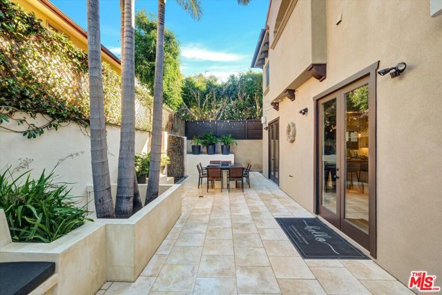 2517 Huntington Lane, Redondo Beach, California 90278, 4 Bedrooms Bedrooms, ,3 BathroomsBathrooms,Residential,Sold,Huntington,25607911