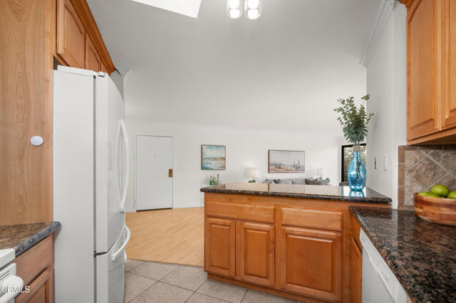 Detail Gallery Image 11 of 45 For 4499 via Marisol #321,  Los Angeles,  CA 90042 - 2 Beds | 2 Baths