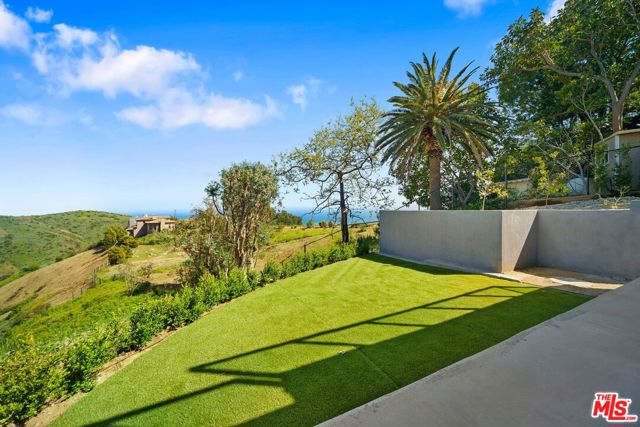 4756 Latigo Canyon Road, Malibu CA: https://media.crmls.org/mediaz/ddadc772-85b7-4a63-9c67-7c60003643c3.jpg
