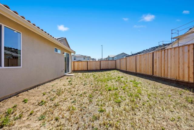 1911 Hydrangea Dr, Hollister CA: https://media.crmls.org/mediaz/ddae1aa5-cf0d-4b2e-b13b-4917b6f08510.jpg