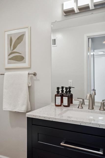 1045 Grebe Street, Foster City CA: https://media.crmls.org/mediaz/ddae2d52-e731-4357-a761-c3b783e0fdeb.jpg