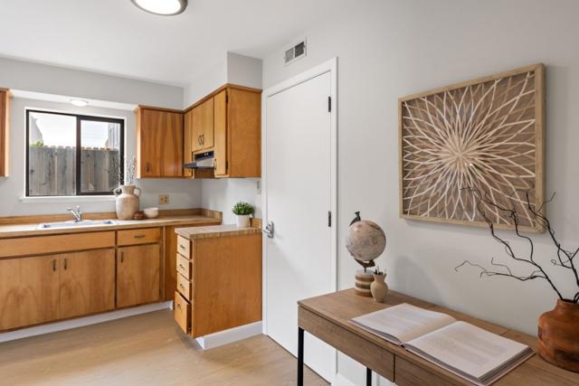 2070 42nd Avenue, San Francisco CA: https://media.crmls.org/mediaz/ddaebc96-f356-4725-a3a2-f6f477429d20.jpg