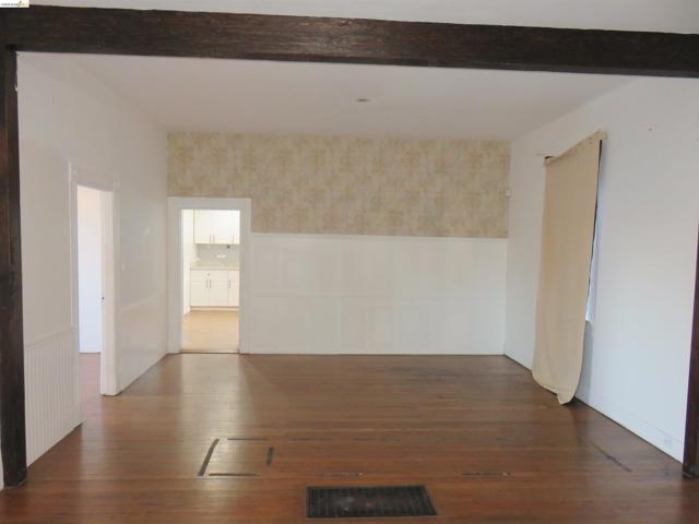 1731 San Pablo Ave, Pinole CA: https://media.crmls.org/mediaz/ddaee949-848e-46c2-b030-124f465cf84c.jpg