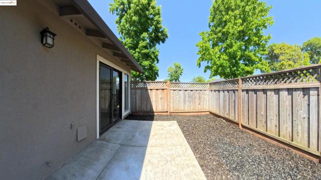 1789 Paseo Laguna Seco, Livermore CA: https://media.crmls.org/mediaz/ddaf43a7-3e84-4c6e-a7a8-ffbaa4e8d0d1.jpg