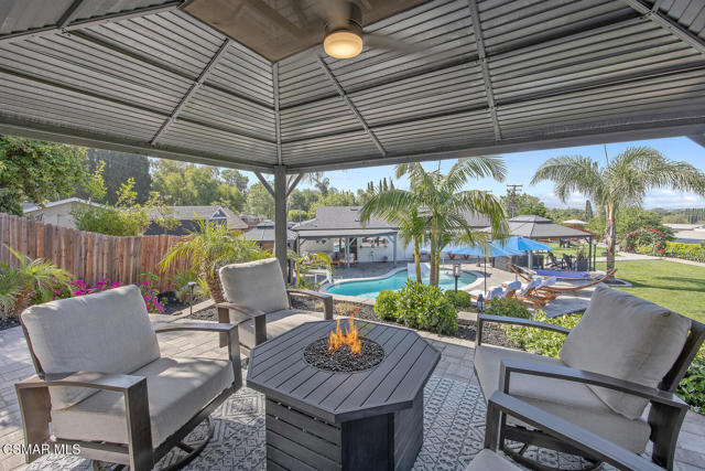 1233 Calle Olmo, Thousand Oaks CA: https://media.crmls.org/mediaz/ddaf595a-45ed-48f9-a56c-7d3216c7a5bb.jpg
