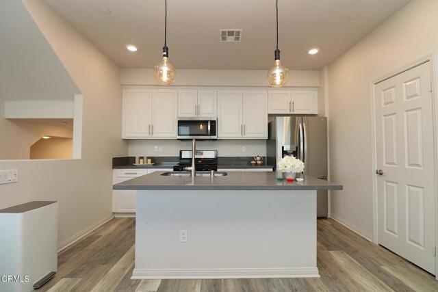 Detail Gallery Image 5 of 45 For 24847 Whaler Way, Harbor City,  CA 90710 - 2 Beds | 2/1 Baths