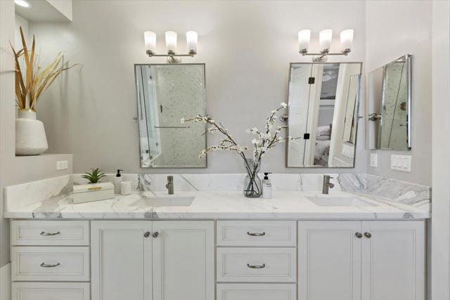 900 Roble Avenue, Menlo Park CA: https://media.crmls.org/mediaz/ddb06aab-5386-4ebf-88f3-7cf04bbb2bae.jpg