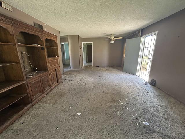 3824 Orange Way, Oceanside CA: https://media.crmls.org/mediaz/ddb0916d-d2a7-4435-9975-28a376a2dd51.jpg