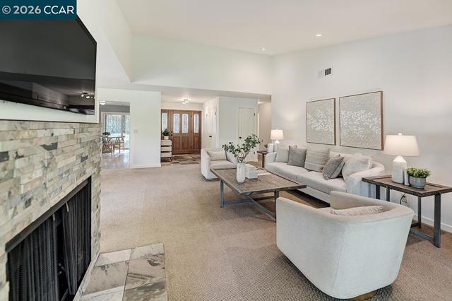 Image 5 of 58 For 925 Terra California Dr  6