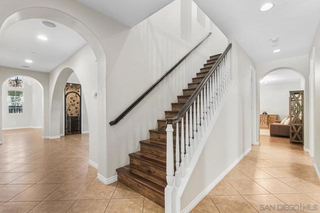 2957 Ranch Gate Rd, Chula Vista CA: https://media.crmls.org/mediaz/ddb17078-23a5-4f5f-9be9-592d5bac5e5f.jpg