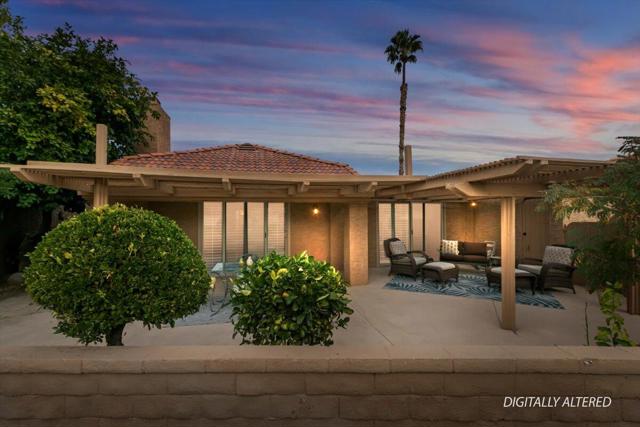 44509 Sorrento Court, Palm Desert CA: https://media.crmls.org/mediaz/ddb1796c-286e-48e1-953d-608068fff380.jpg