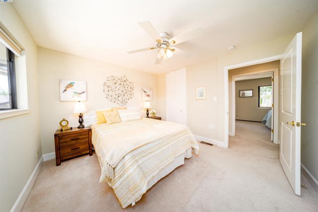 Image 33 of 52 For 4636 Serra Ave