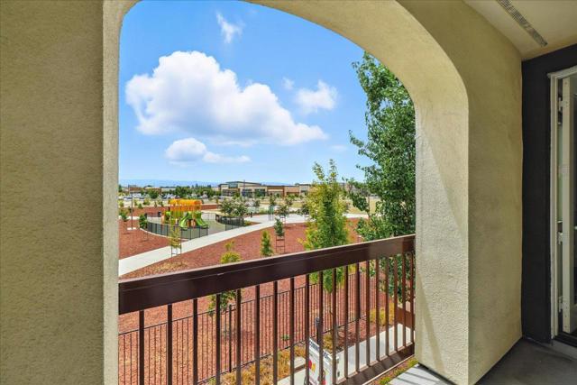 1011 Bellante Lane, San Jose CA: https://media.crmls.org/mediaz/ddb2294b-c354-4e24-a901-a7ef9713963c.jpg
