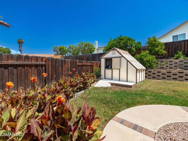 4380 N Skylark Court, Moorpark CA: https://media.crmls.org/mediaz/ddb26412-2a02-4859-a3b6-7c54c3da99f4.jpg