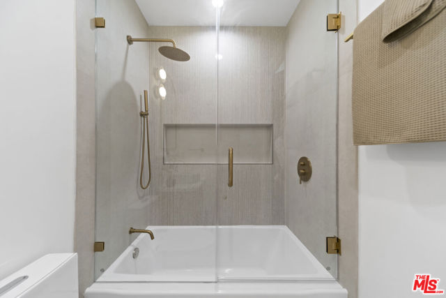 812 W Avenue 37, Los Angeles CA: https://media.crmls.org/mediaz/ddb2b95d-dce1-49a4-b3d1-88c4c18dffa7.jpg