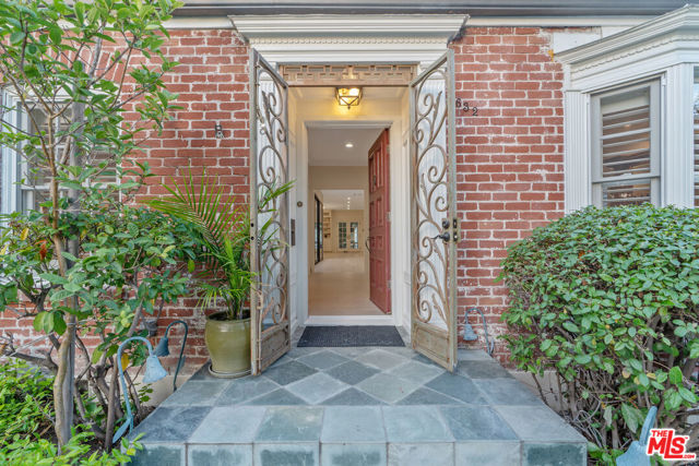 Image 3 of 57 For 632 Arden Boulevard