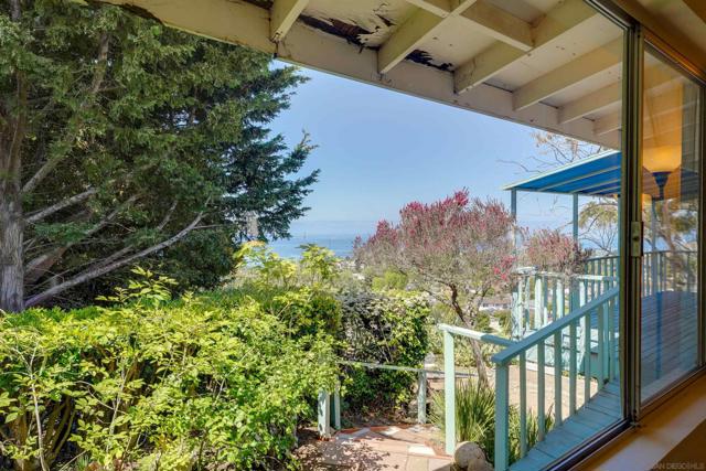 5995 La Jolla Corona Dr., La Jolla CA: https://media.crmls.org/mediaz/ddb31fd2-4bd7-451e-a8f9-cd7eb8c43dcf.jpg
