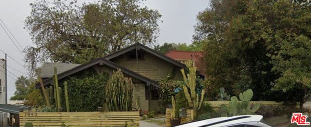 1643 Micheltorena Street photo 2