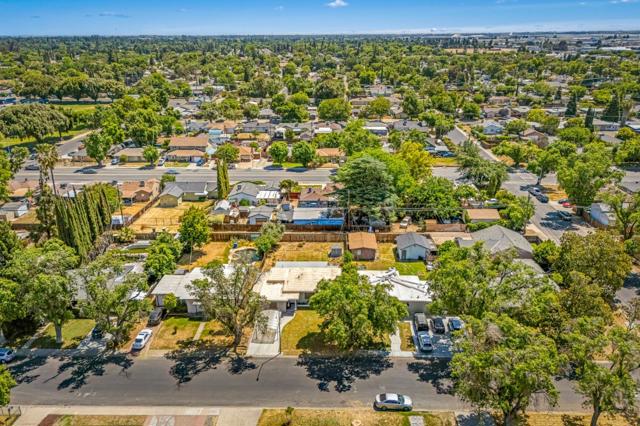 312 Oakshire Avenue, Modesto CA: https://media.crmls.org/mediaz/ddb3af7e-0b39-4f48-ae51-70f7435f675e.jpg
