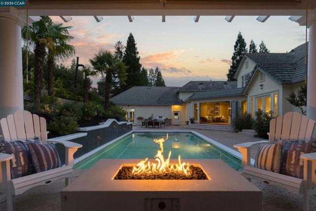 5427 Blackhawk Dr, Danville CA: https://media.crmls.org/mediaz/ddb3de84-6522-4016-b4c4-8d887f5630bb.jpg