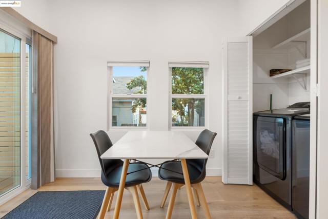 75 Echo Ave, Oakland CA: https://media.crmls.org/mediaz/ddb44350-8c38-4aff-88e9-31a0cc290946.jpg