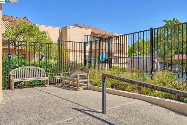3300 Wolcott Cmn, Fremont CA: https://media.crmls.org/mediaz/ddb4438a-c865-44d8-8aec-5cb1cd7e0634.jpg