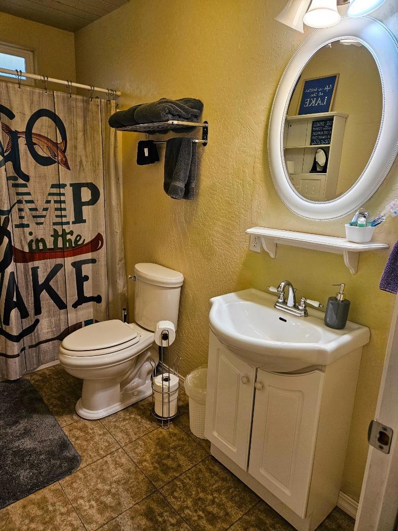https://media.crmls.org/mediaz/ddb44452-844b-4858-a6e8-ab475799b350.jpg?preset=X-Large