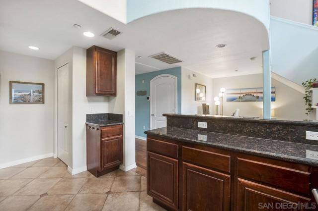 1501 India Street, San Diego CA: https://media.crmls.org/mediaz/ddb46dbb-d47b-4485-952c-42e53fcbf9c5.jpg