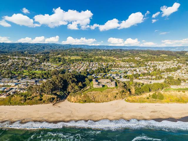 207 Driftwood Court, Aptos CA: https://media.crmls.org/mediaz/ddb4f962-04cc-468a-aeb1-b2bcaececa9b.jpg