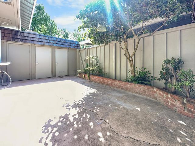 2857 Fountainhead Dr, San Ramon CA: https://media.crmls.org/mediaz/ddb6f492-943c-4e04-95ce-6d558197df87.jpg
