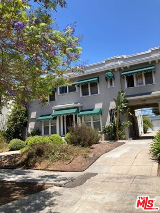 1212 1214 S Tremaine Avenue, Los Angeles CA: https://media.crmls.org/mediaz/ddb78b1d-12c5-4dcf-b36c-0045c83826f0.jpg