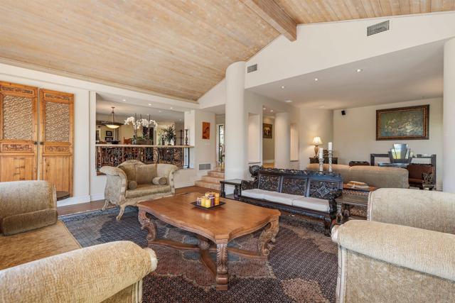 Detail Gallery Image 12 of 34 For 16346 via Del Alba, Rancho Santa Fe,  CA 92067 - 5 Beds | 5/1 Baths