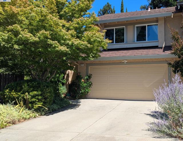 2277 Stillcreek Ct, Martinez CA: https://media.crmls.org/mediaz/ddb7fd92-5871-4e85-8caf-b20f91ef9c09.jpg