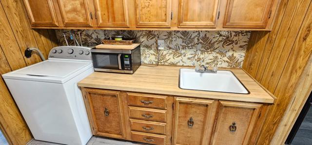 556 Millpond Drive, San Jose CA: https://media.crmls.org/mediaz/ddb81c76-8cdb-4aee-a86e-373719f979b2.jpg