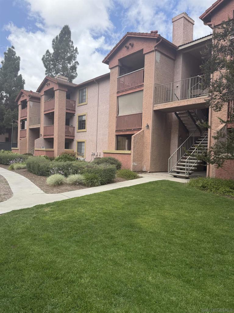 12067 Alta Carmel Ct