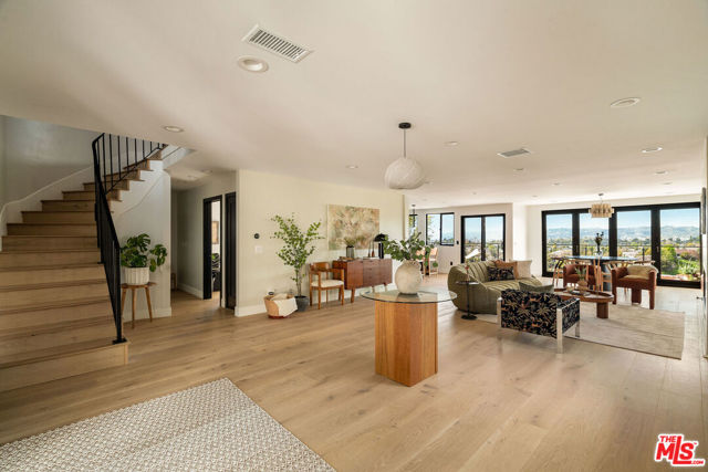 1615 Sargent Place, Los Angeles CA: https://media.crmls.org/mediaz/ddb96fce-d35f-4d46-908c-360641186c77.jpg