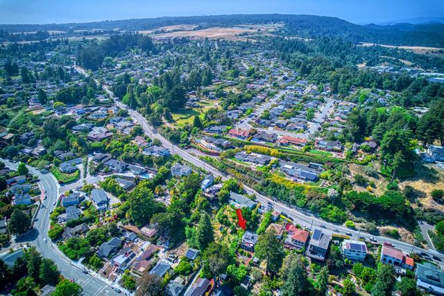 449 High Street, Santa Cruz CA: https://media.crmls.org/mediaz/ddb9745b-0b8c-40d9-a091-8cc3b6a91d2c.jpg