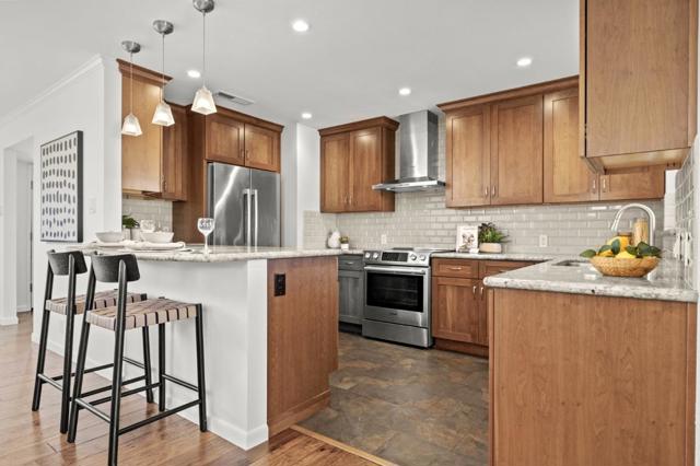 3257 Llano Street, San Mateo CA: https://media.crmls.org/mediaz/ddb98376-4e71-4e57-b4ea-9d419cc35274.jpg