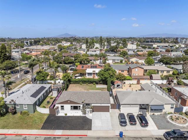 709 4th AVE, Chula Vista CA: https://media.crmls.org/mediaz/ddb99302-7e9d-45e7-b6be-591228875c0b.jpg
